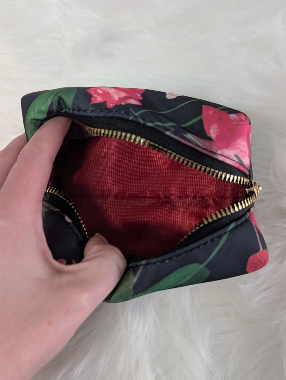 ❌SOLD❌Ted Baker 4 Piece Nesting Cosmetic Bag Set, Scattered Bouquet Print 🌹 - Picture 11 of 16